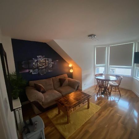 Cosy 1 Bed Flat Largs Lägenhet Exteriör bild