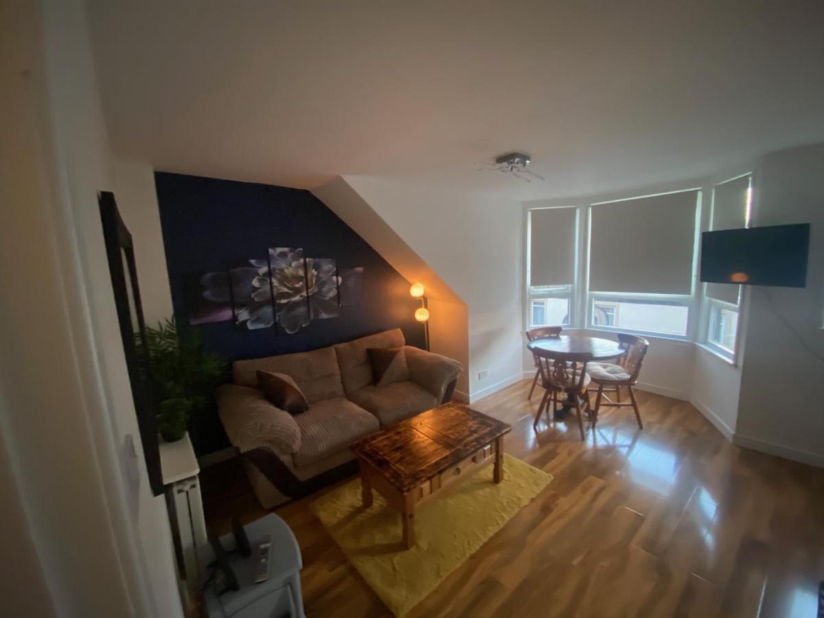 Cosy 1 Bed Flat Largs Lägenhet Exteriör bild