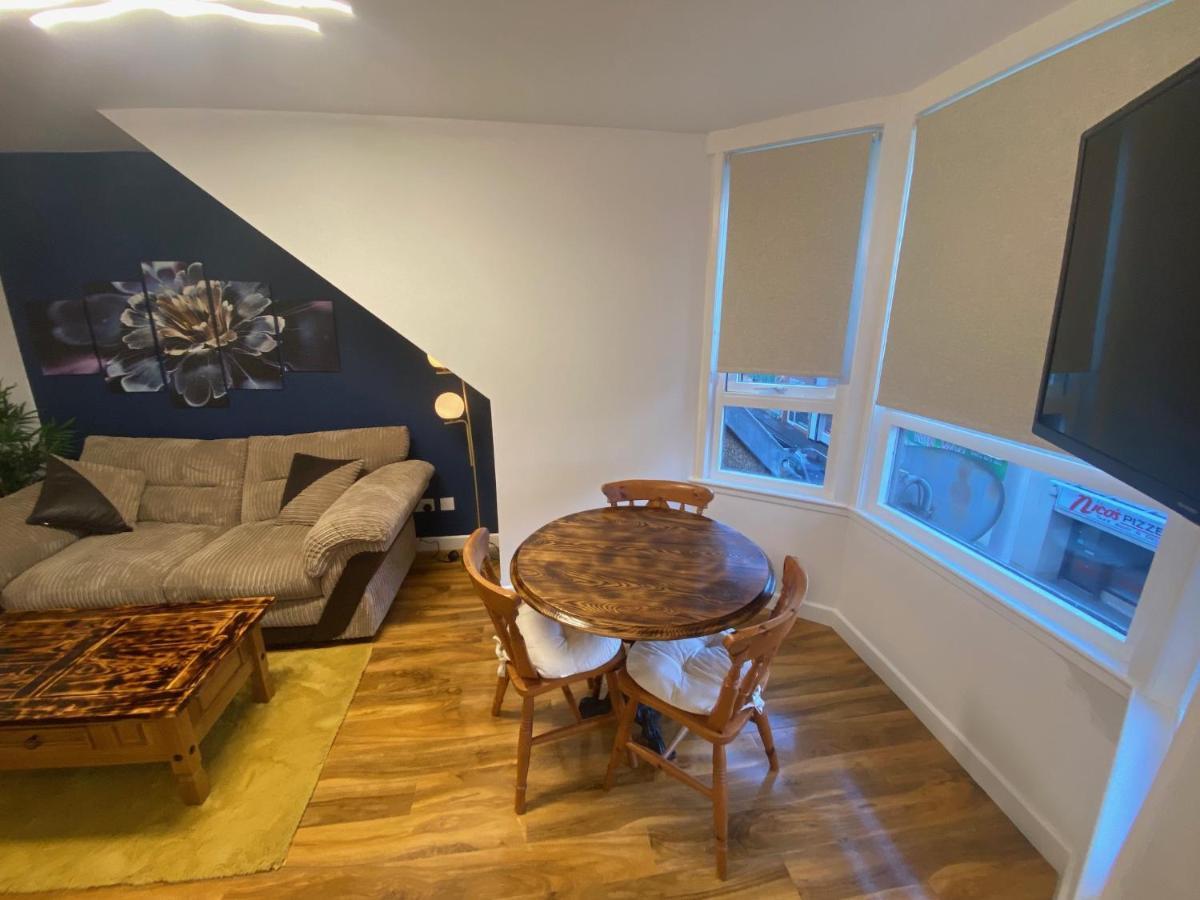 Cosy 1 Bed Flat Largs Lägenhet Exteriör bild